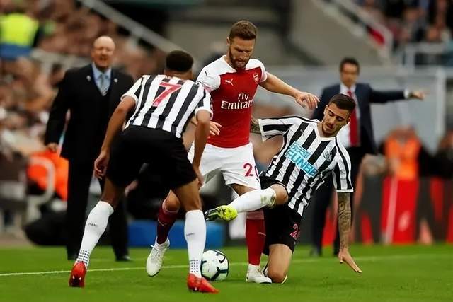 李弘权21分上海大胜广东 张宁21分山西负同曦