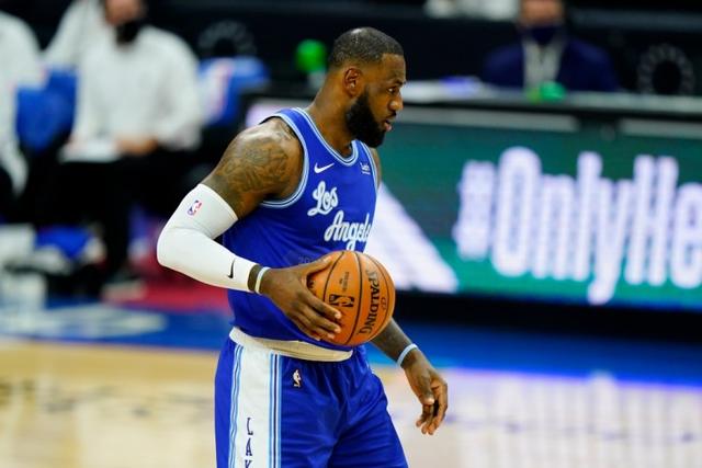 赵继伟24+12辽宁胜北控 王哲林31分上海胜四川