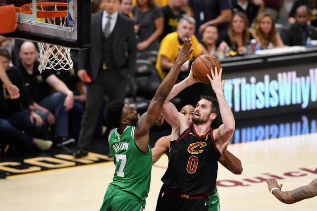 霍姆格伦35+14雷霆轻取爵士 国王送猛龙8连败